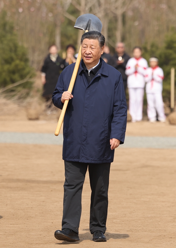 2024年4月3日，習(xí)近平總書記來到北京市通州區(qū)潞城鎮(zhèn)參加首都義務(wù)植樹活動。