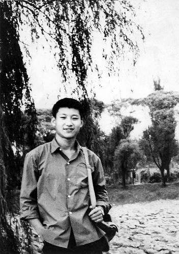 這是1972年，插隊回京探親時的習(xí)近平。